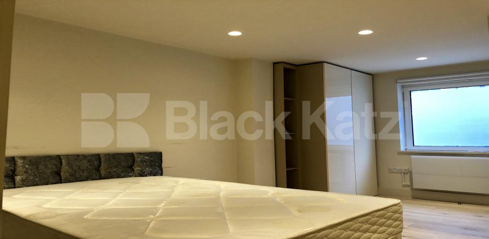 			NEW INSTRUCTION, 2 Bedroom, 1 bath, 1 reception Flat			 Strutton Ground - Lesley Court , St James`s Park / Westminster 